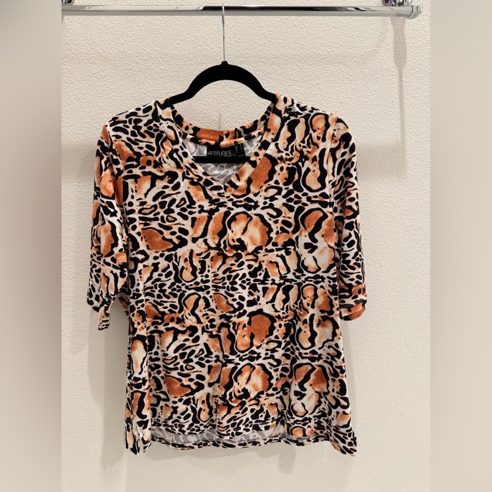 Animal Print Women's Top size medium elbow length sleeve